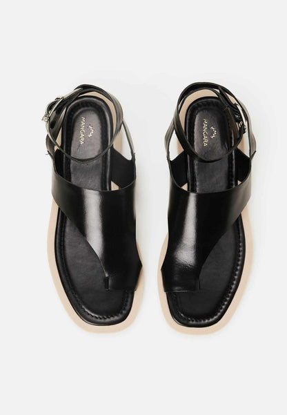 Paineira Black Leather Toe-Ring Flat Sandals